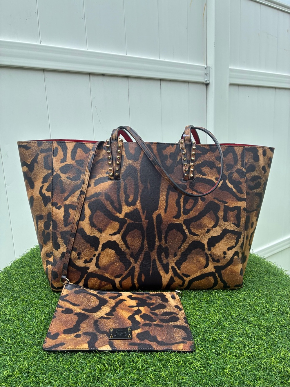 CHRISTIAN LOUBOUTIN LARGE CABATA LEATHER TOTE SPIKES BROWN WITH POUCH SET NEW - Picture 8 of 16